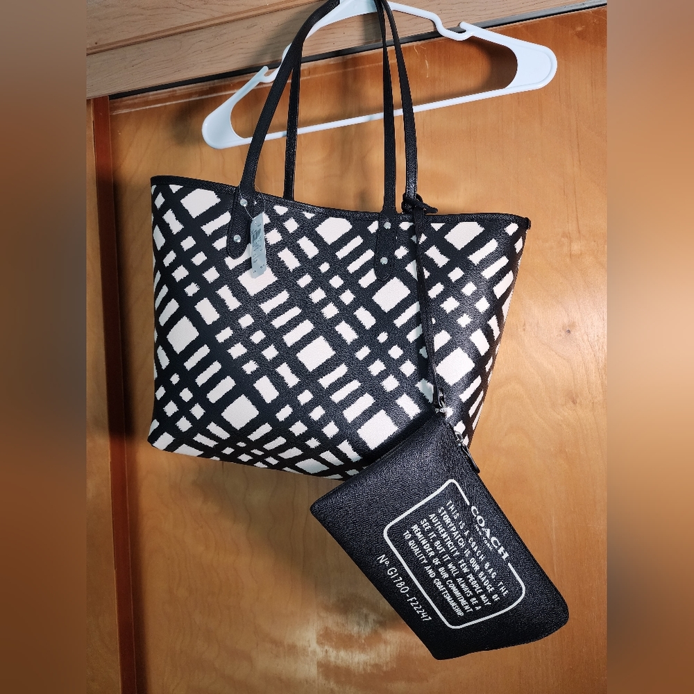 Coach reversible tote bag black with wallet